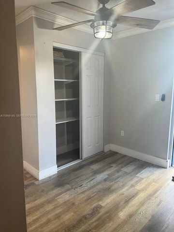 9440 Fontainebleau Blvd 213, Miami, FL 33172