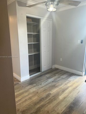 9440 Fontainebleau Blvd 213, Miami, FL 33172