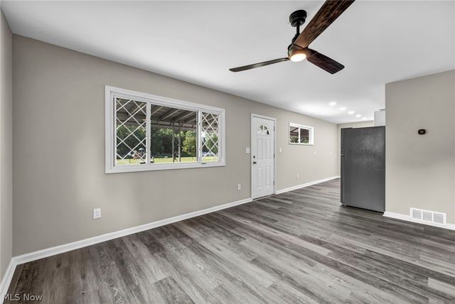12215 National Drive, Grafton, OH 44044