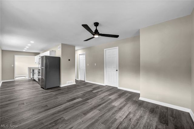 12215 National Drive, Grafton, OH 44044