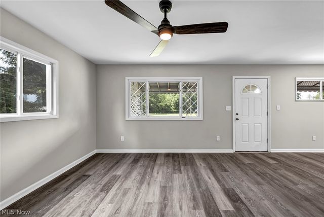 12215 National Drive, Grafton, OH 44044