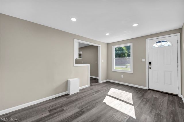 12215 National Drive, Grafton, OH 44044