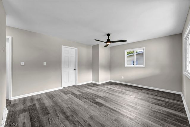 12215 National Drive, Grafton, OH 44044