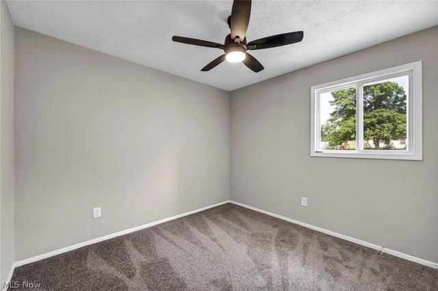 12215 National Drive, Grafton, OH 44044