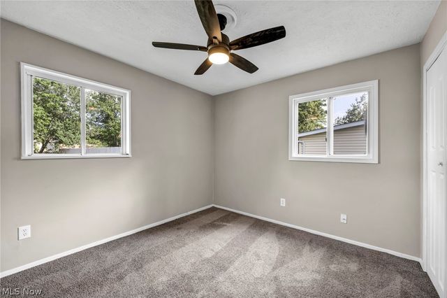 12215 National Drive, Grafton, OH 44044