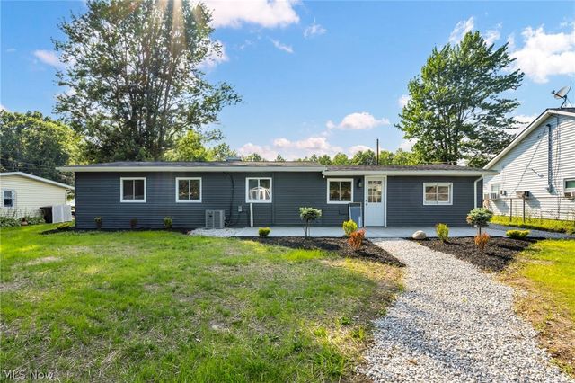 12215 National Drive, Grafton, OH 44044
