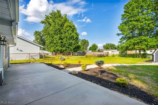 12215 National Drive, Grafton, OH 44044