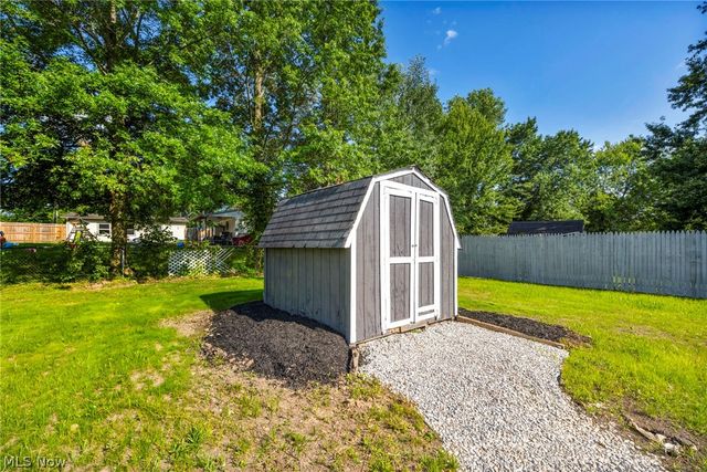 12215 National Drive, Grafton, OH 44044