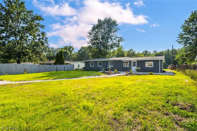 12215 National Drive, Grafton, OH 44044