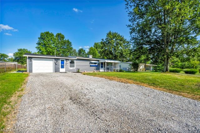 12215 National Drive, Grafton, OH 44044