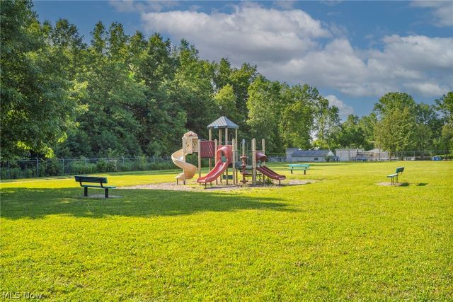 12215 National Drive, Grafton, OH 44044