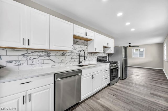 12215 National Drive, Grafton, OH 44044