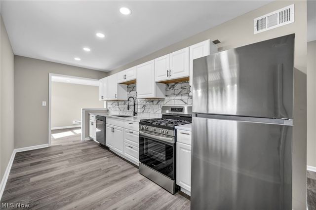 12215 National Drive, Grafton, OH 44044