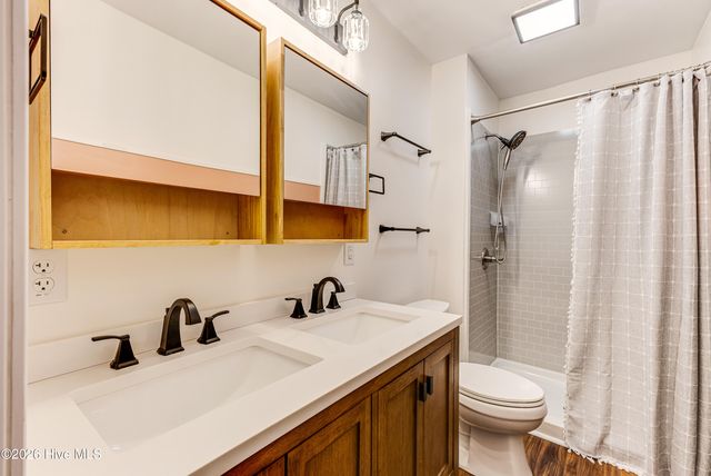 139 NE 18th Street, Oak Island, NC 28465