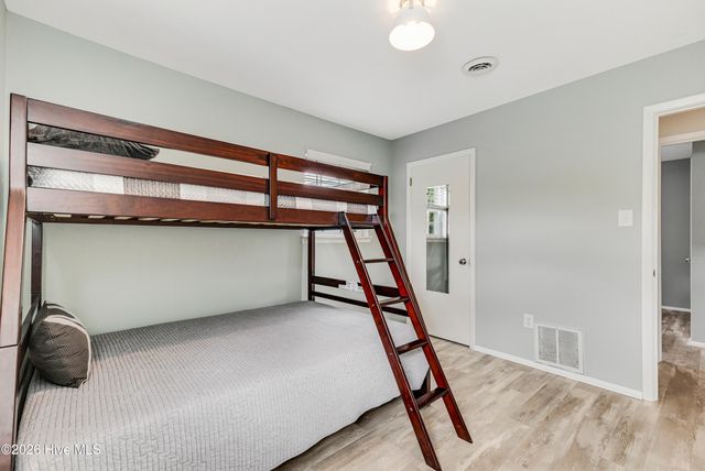 139 NE 18th Street, Oak Island, NC 28465