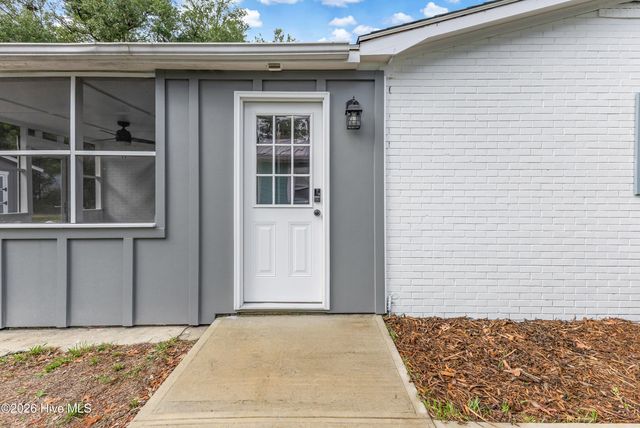 139 NE 18th Street, Oak Island, NC 28465
