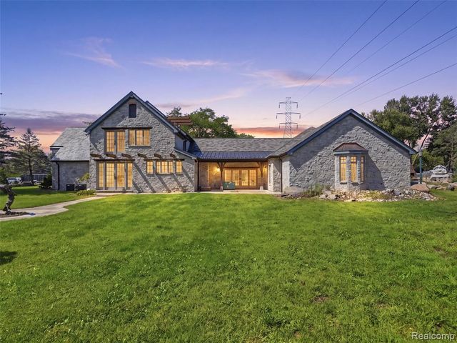 61400 Romeo Plank Road, Ray, MI 48096