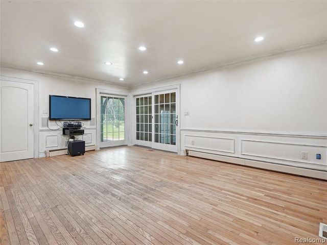 61400 Romeo Plank Road, Ray, MI 48096
