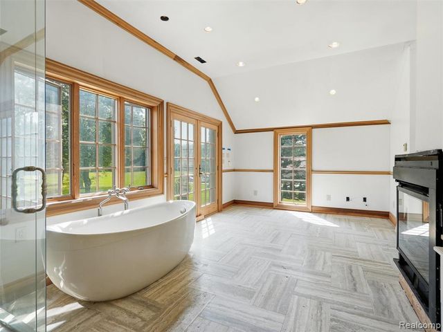 61400 Romeo Plank Road, Ray, MI 48096