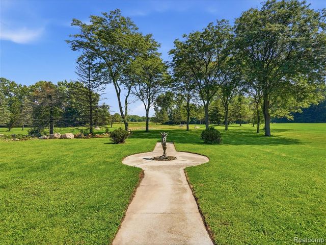 61400 Romeo Plank Road, Ray, MI 48096