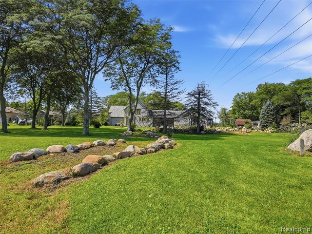 61400 Romeo Plank Road, Ray, MI 48096