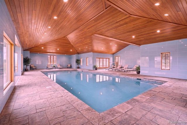 61400 Romeo Plank Road, Ray, MI 48096