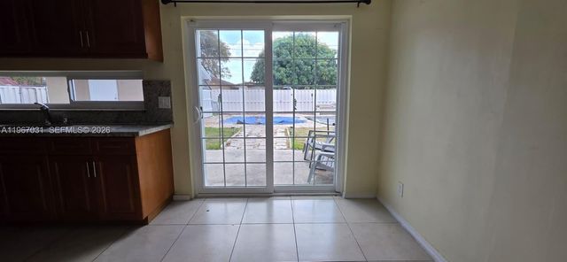 5900 Atlanta St, Hollywood, FL 33021