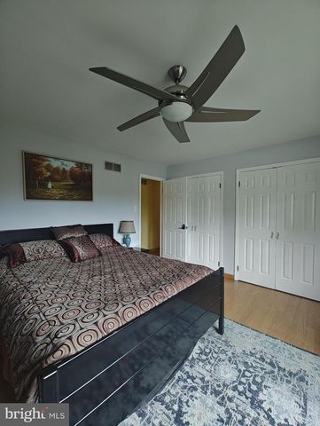 1549 BARNSWALLOW DR, Bensalem, PA 19020