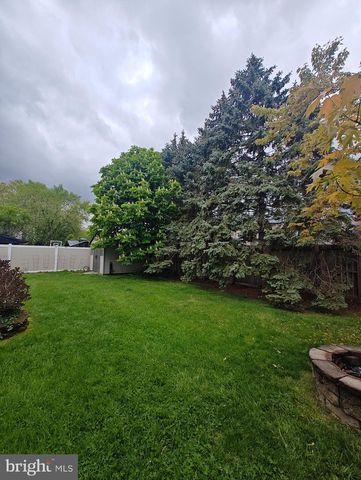 1549 BARNSWALLOW DR, Bensalem, PA 19020