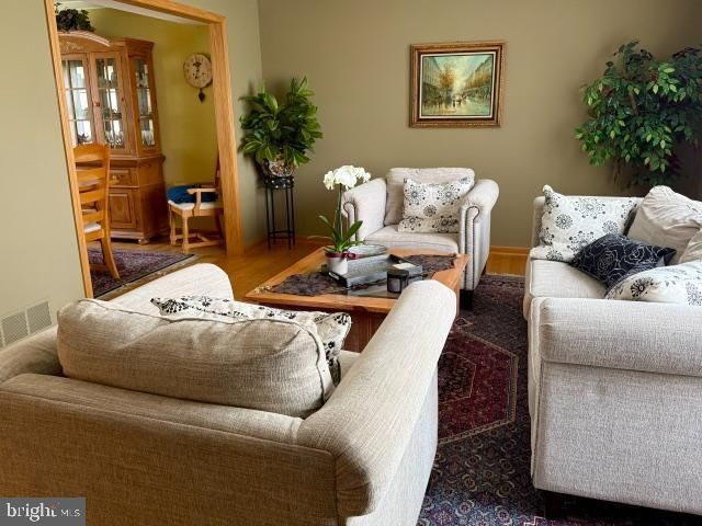 1549 BARNSWALLOW DR, Bensalem, PA 19020