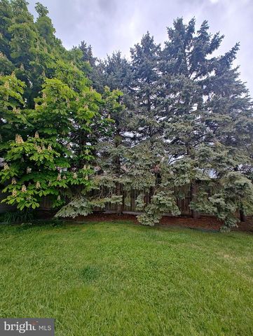1549 BARNSWALLOW DR, Bensalem, PA 19020