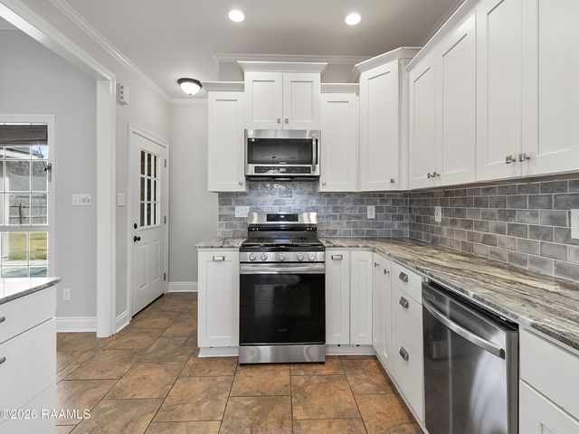 100 Bull Run Circle, Broussard, LA 70518