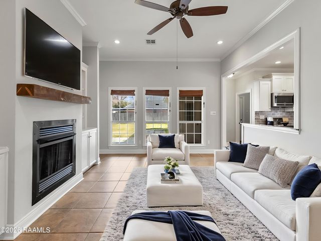 100 Bull Run Circle, Broussard, LA 70518