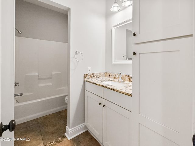 100 Bull Run Circle, Broussard, LA 70518