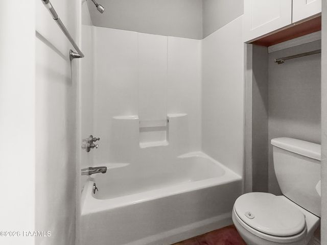 100 Bull Run Circle, Broussard, LA 70518