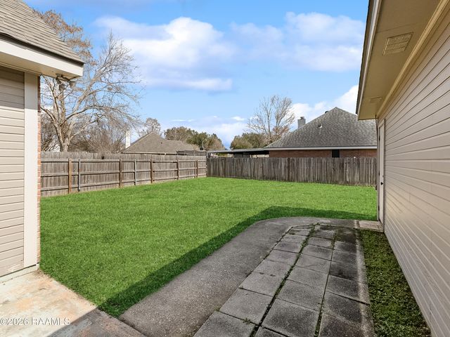 100 Bull Run Circle, Broussard, LA 70518