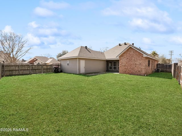 100 Bull Run Circle, Broussard, LA 70518
