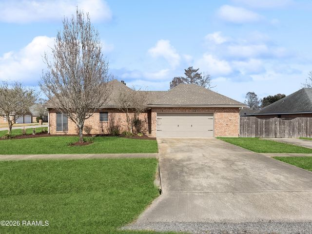 100 Bull Run Circle, Broussard, LA 70518