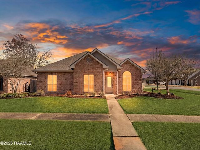 100 Bull Run Circle, Broussard, LA 70518