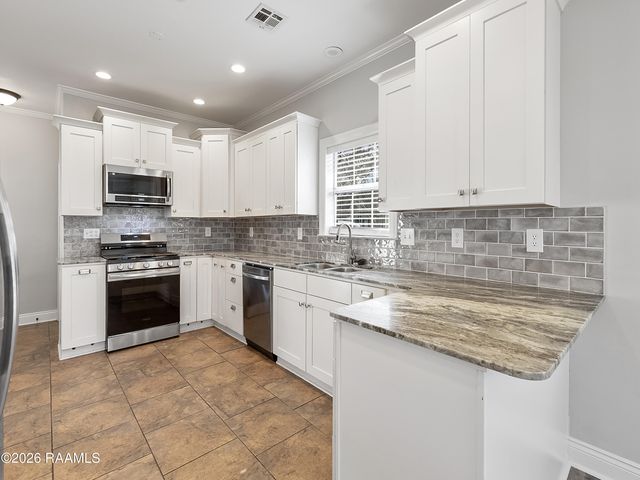 100 Bull Run Circle, Broussard, LA 70518