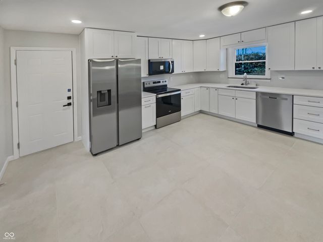 5530 Skyridge Drive, Indianapolis, IN 46250