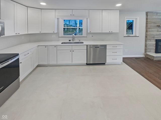 5530 Skyridge Drive, Indianapolis, IN 46250