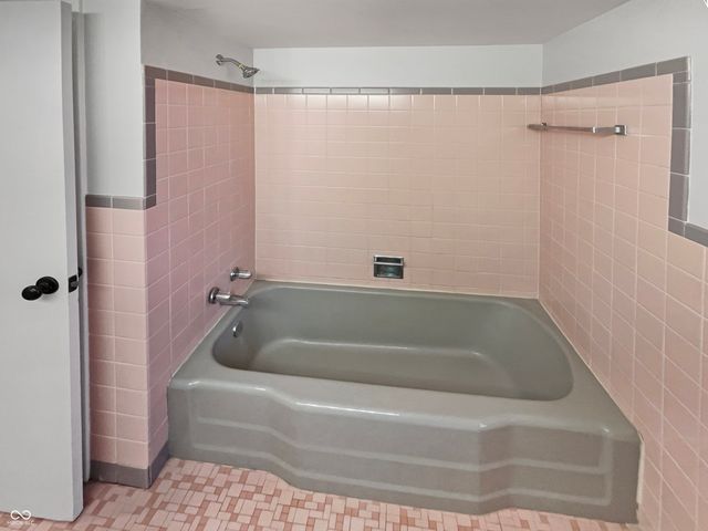 5530 Skyridge Drive, Indianapolis, IN 46250