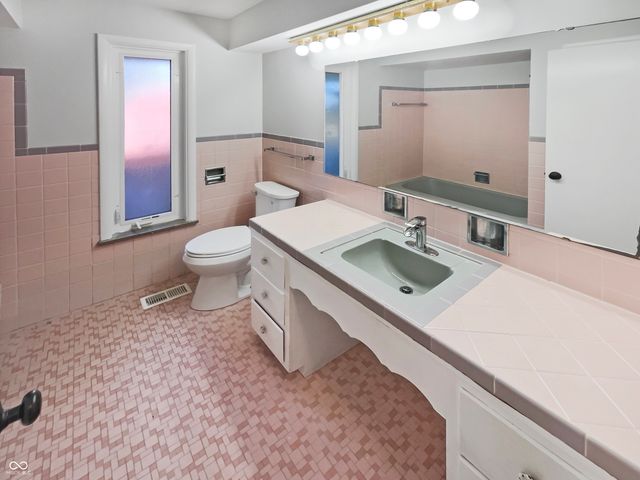 5530 Skyridge Drive, Indianapolis, IN 46250