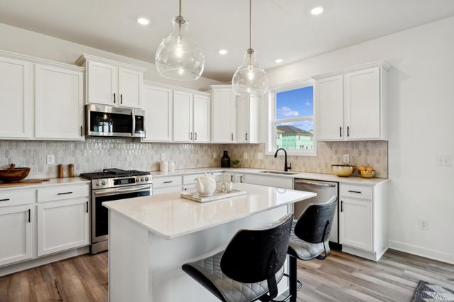 8933 Periwinkle Boulevard, Woodbury, MN 55129