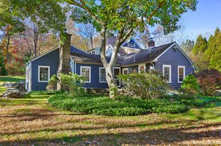 2492 Congress Street, Fairfield, CT 06824