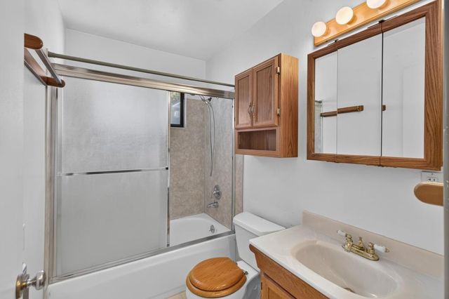 1220 Palm Ave, Roseville, CA 95661