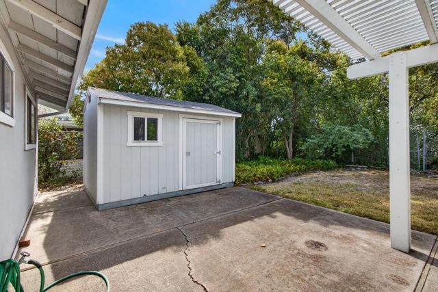 1220 Palm Ave, Roseville, CA 95661
