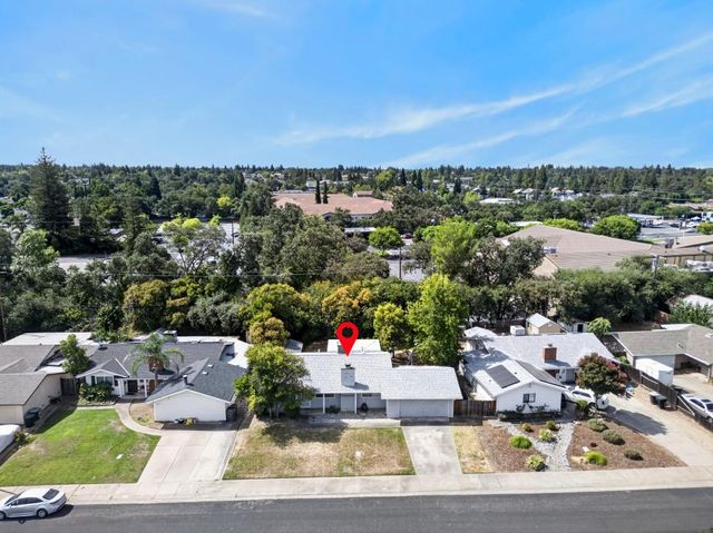 1220 Palm Ave, Roseville, CA 95661