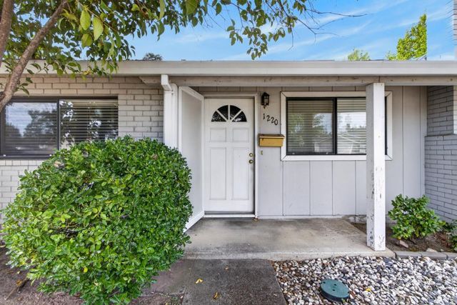 1220 Palm Ave, Roseville, CA 95661